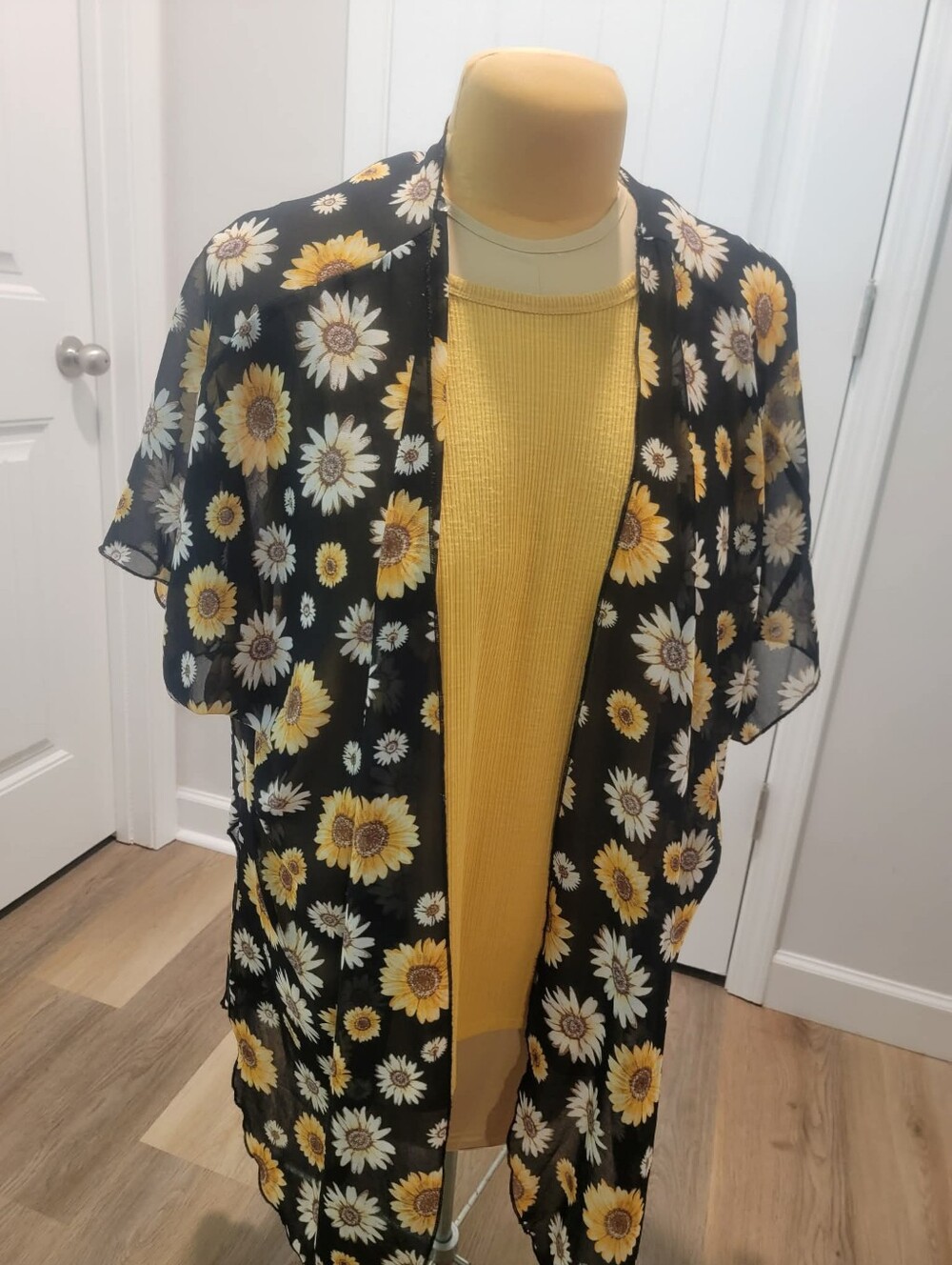 Liberty Plus Sz 2XL Sunflower Kimono Black & Yellow Old Navy XL Yellow Tank Top